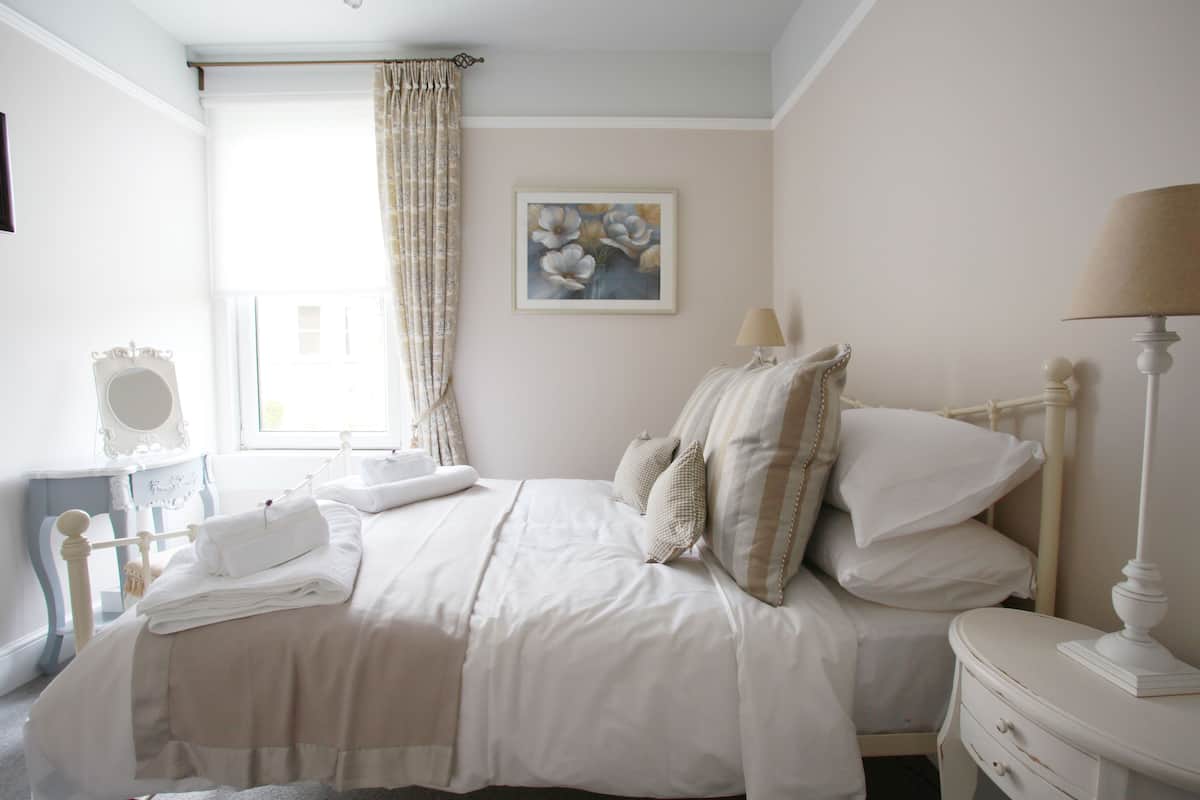 Classic Double | Egyptian cotton sheets, premium bedding, individually decorated