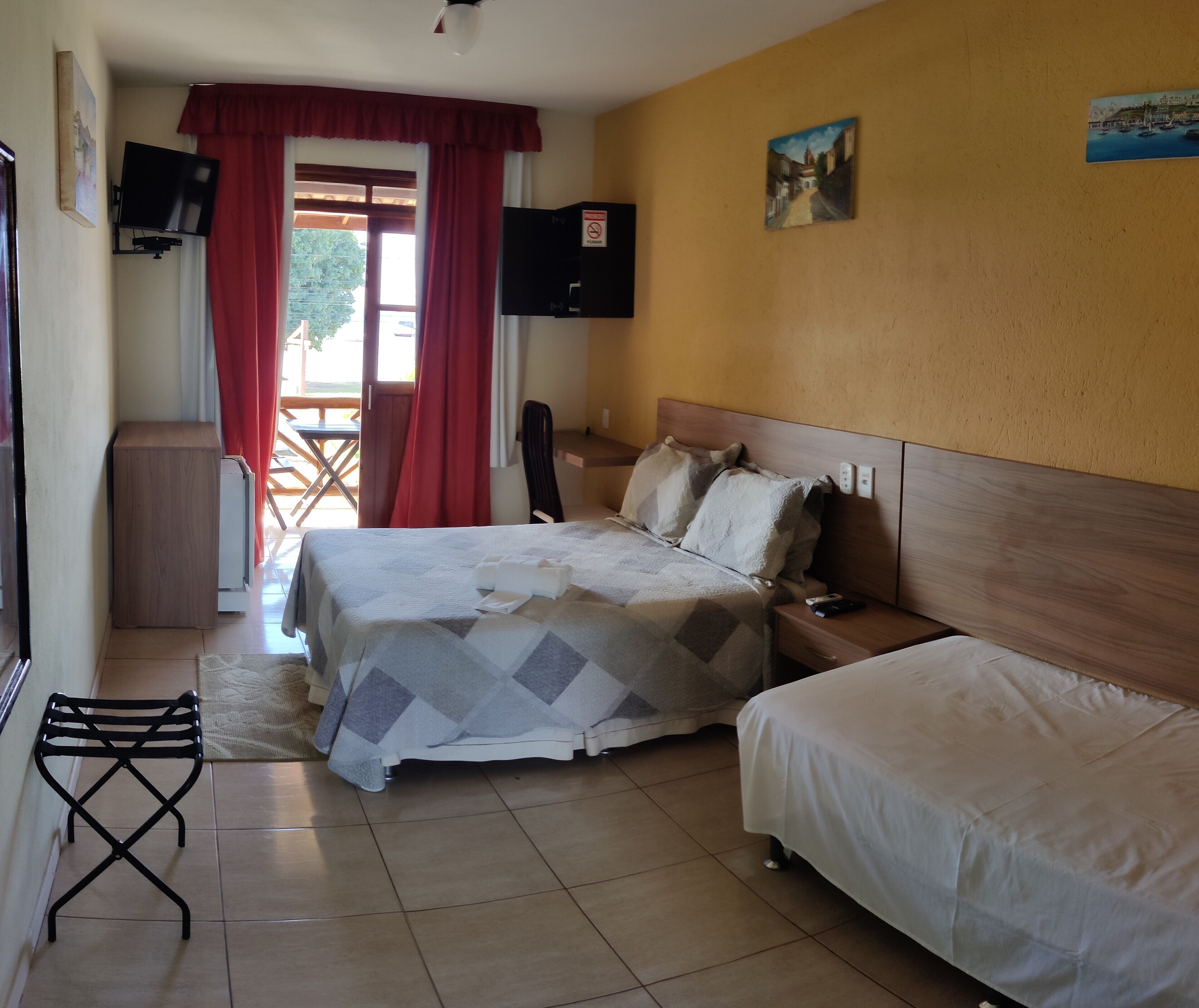 Laptop workspace, iron/ironing board, free WiFi, bed sheets