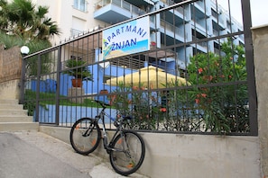 Fachada de la propiedad