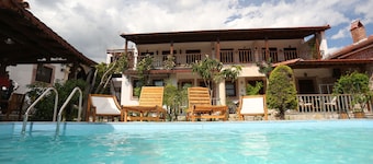 Akropolis Guest House