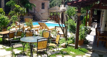 Akropolis Guest House