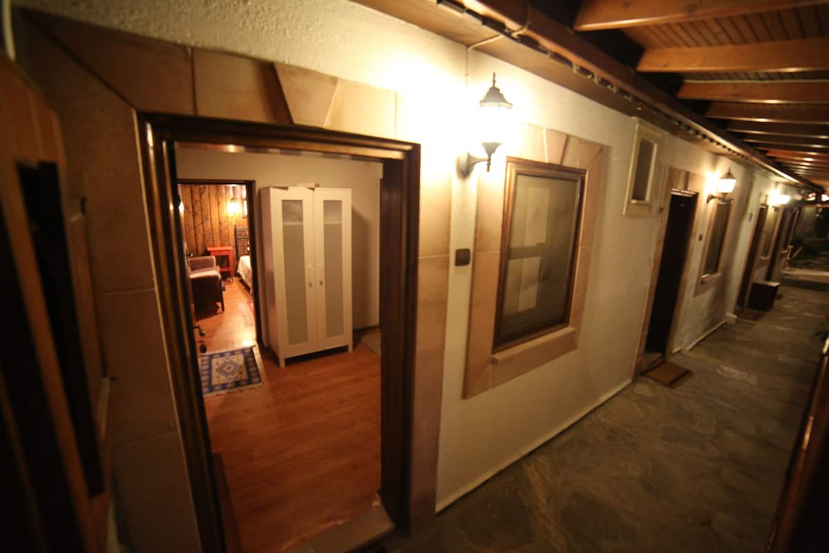 Pillow-top beds, in-room safe, desk, soundproofing