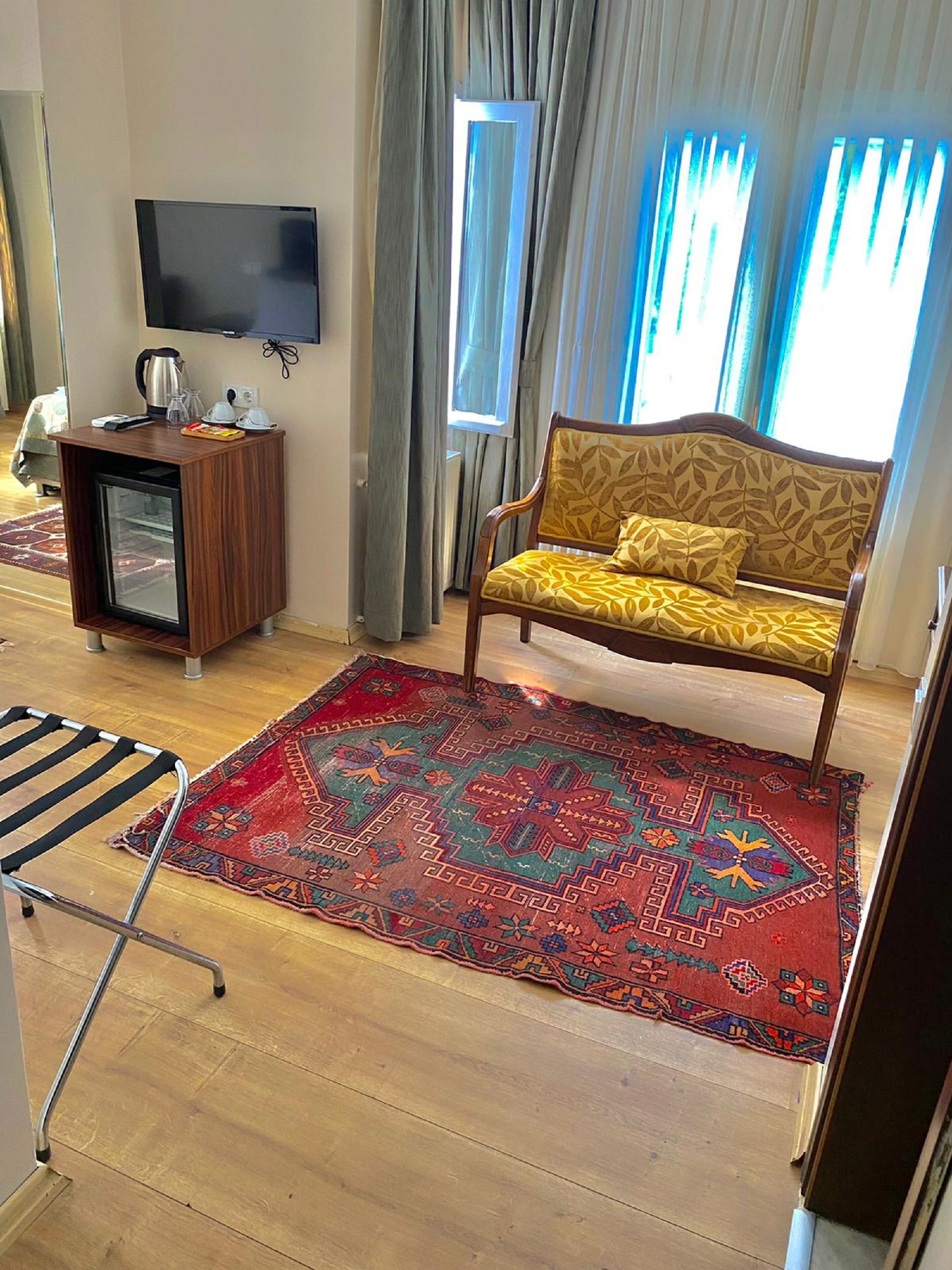 deluxe double room | minibar, laptop workspace, iron/ironing board, free wifi