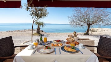 Free continental breakfast