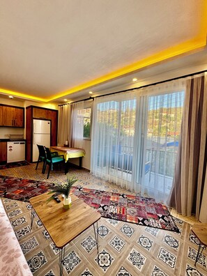 Family Studio, 2 Bedrooms | Living area