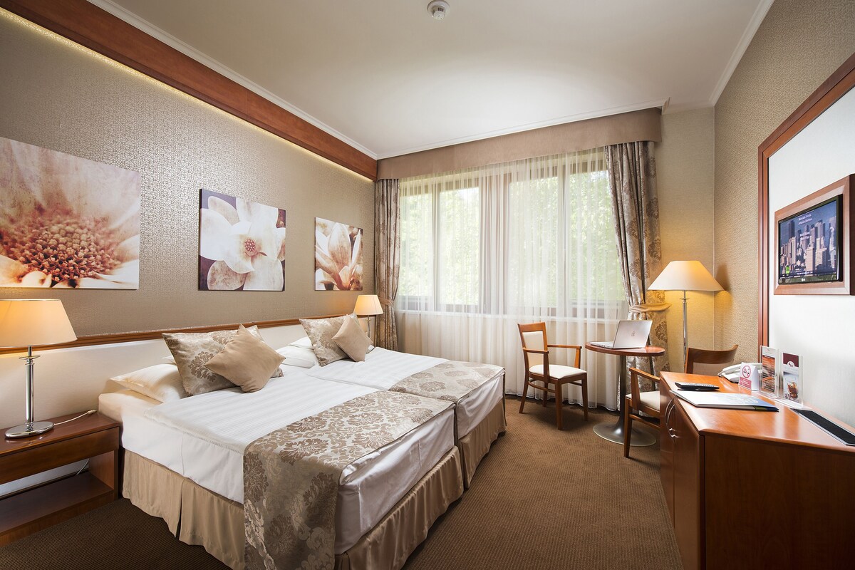 Minibar, in-room safe, desk, blackout curtains