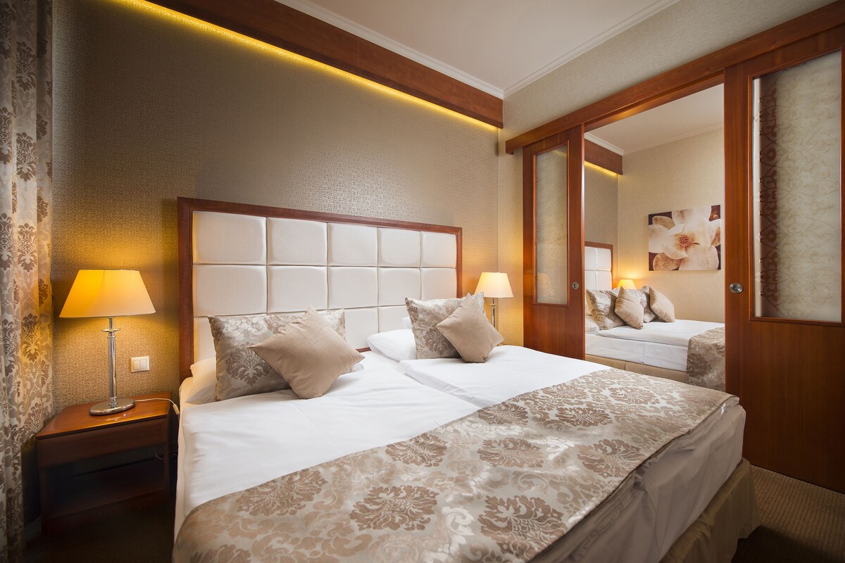 Minibar, in-room safe, desk, blackout curtains