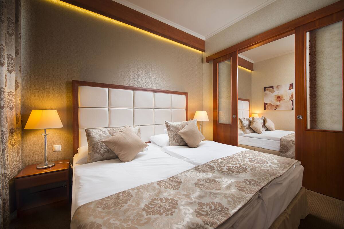 Suite | Minibar, in-room safe, desk, blackout curtains