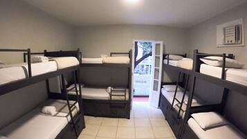 واي فاي مجانًا وملاءات أسرّة