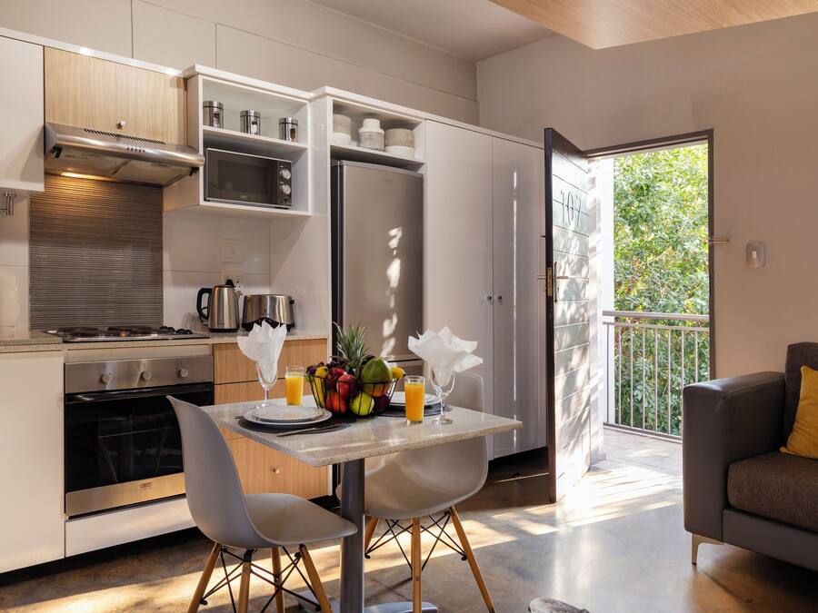 Luksushuoneisto, 1 makuuhuone | 1 makuuhuone, ylelliset vuodevaatteet, tallelokero huoneessa, työpöytä