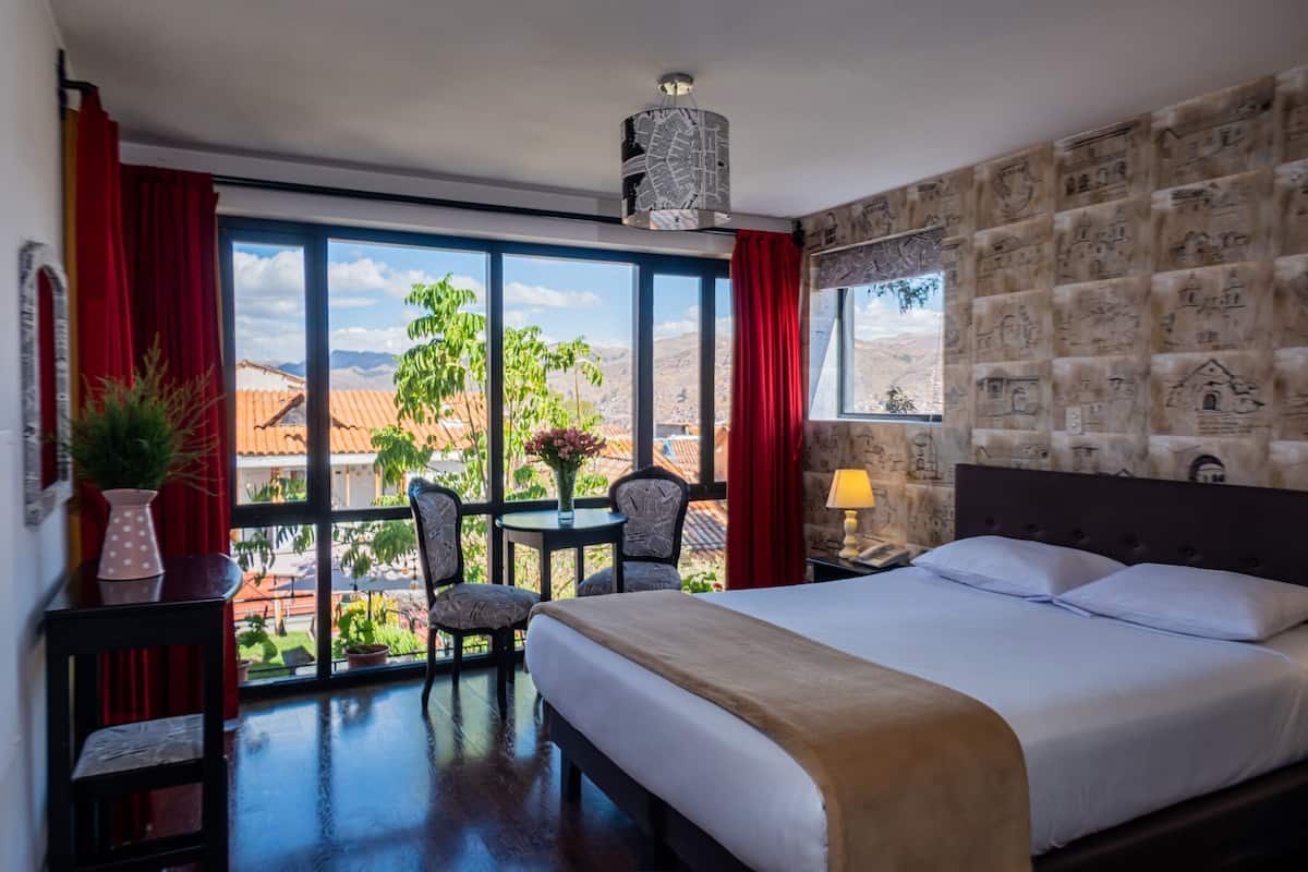 Rom – standard | Dundyner, safe på rommet, individuelt dekorert og blendingsgardiner