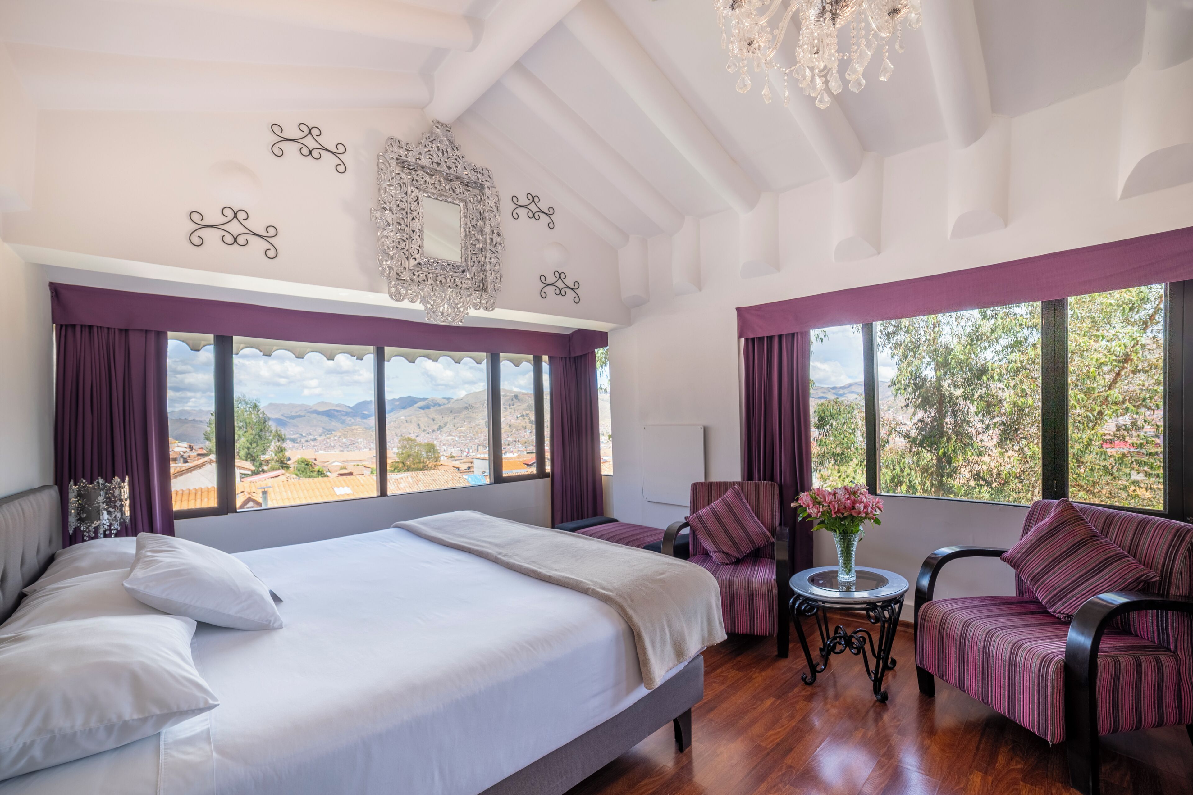 Deluxe-Suite, Stadtblick | Daunenbettdecken, Zimmersafe, individuell dekoriert