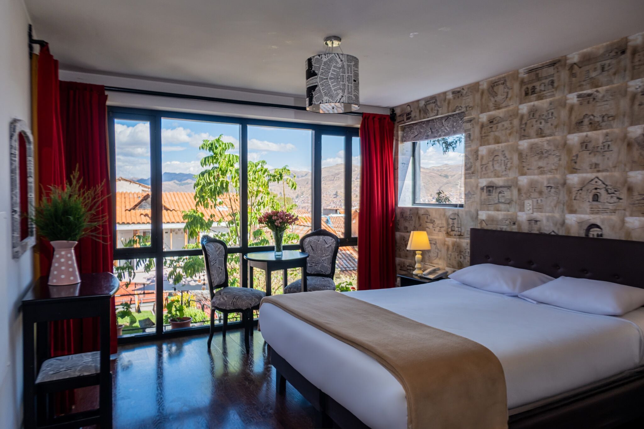 Standardzimmer | Daunenbettdecken, Zimmersafe, individuell dekoriert