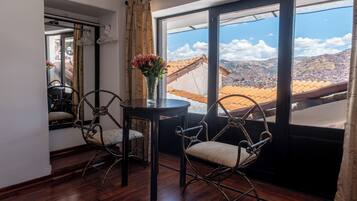 Familienzimmer | Daunenbettdecken, Zimmersafe, individuell dekoriert