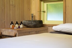 Body treatments, hot stone massages, deep-tissue massages, body scrubs - Hotel & Termas Huife (Pucón)