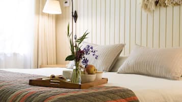 Double Room, River View | Premium bedding, minibar, in-room safe, laptop workspace