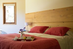 Quadruple Room, Mountain View | Premium bedding, minibar, in-room safe, laptop workspace - Hotel & Termas Huife (Pucón)