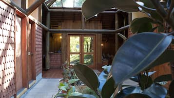 Tratamientos corporales y masajes con piedras calientes