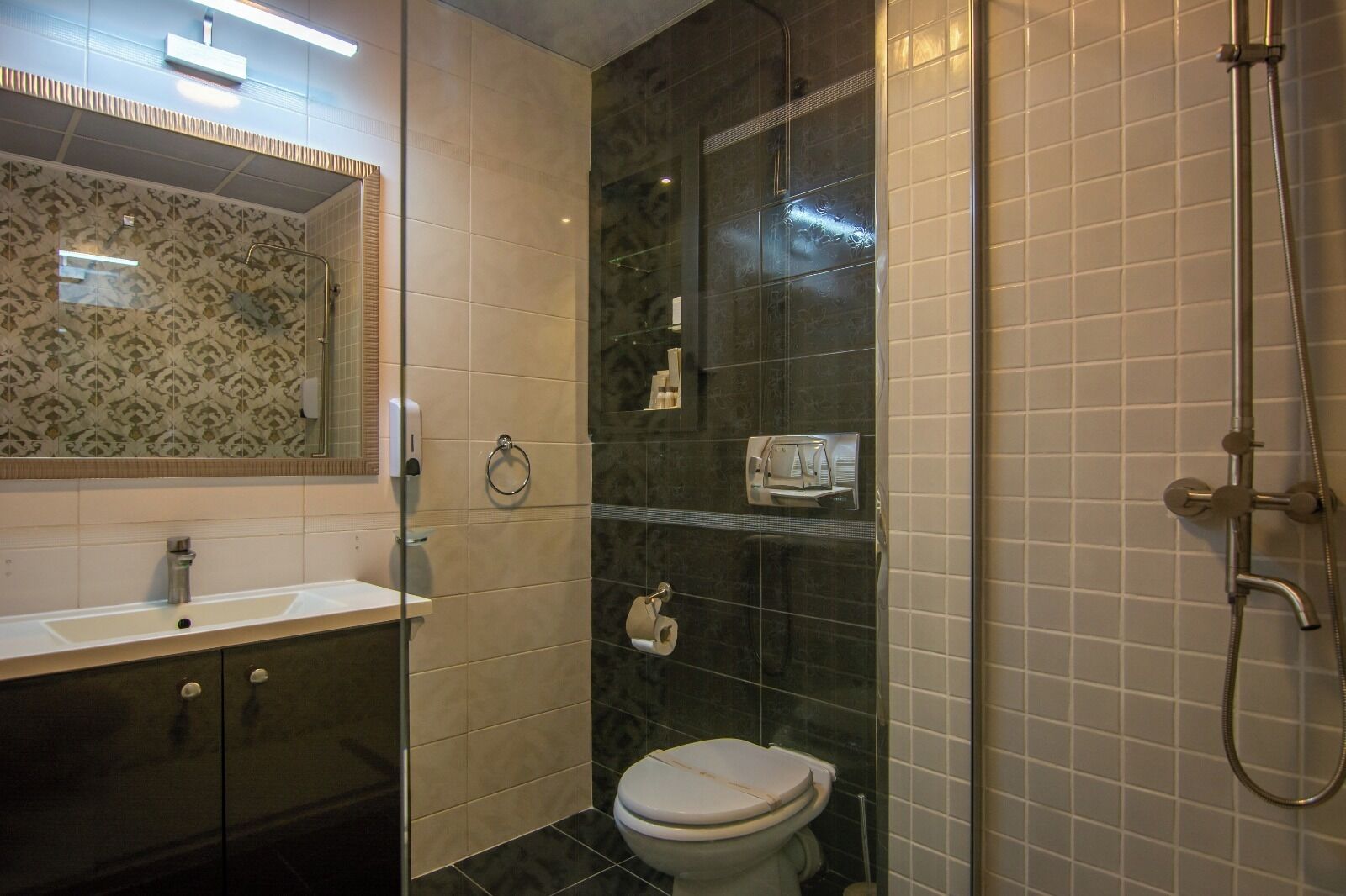 Photo - Hotel Phoenicia Express