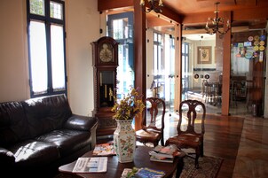 Sala de estar en el lobby