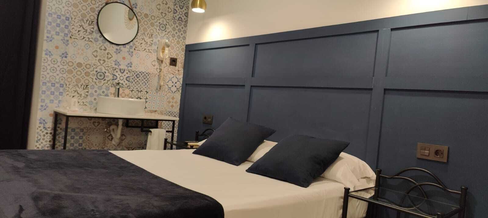 Habitación doble, baño privado | Colchones viscoelásticos, wifi gratis, ropa de cama