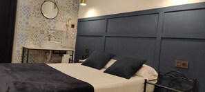 Matelas mémoire de forme, Wi-Fi gratuit, draps fournis