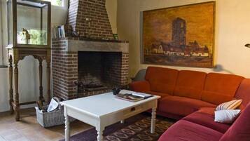 Standard Double Room | Living area | Fireplace, iPod dock