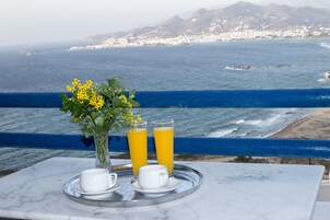 El desayuno cuesta 7 EUR por persona