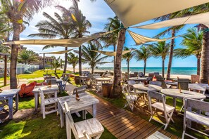 Breakfast, lunch and dinner served - Vila Coqueiros (Caucaia)