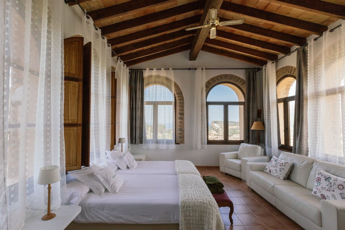 Panoramic Suite | 1 bedroom, in-room safe, desk, iron/ironing board