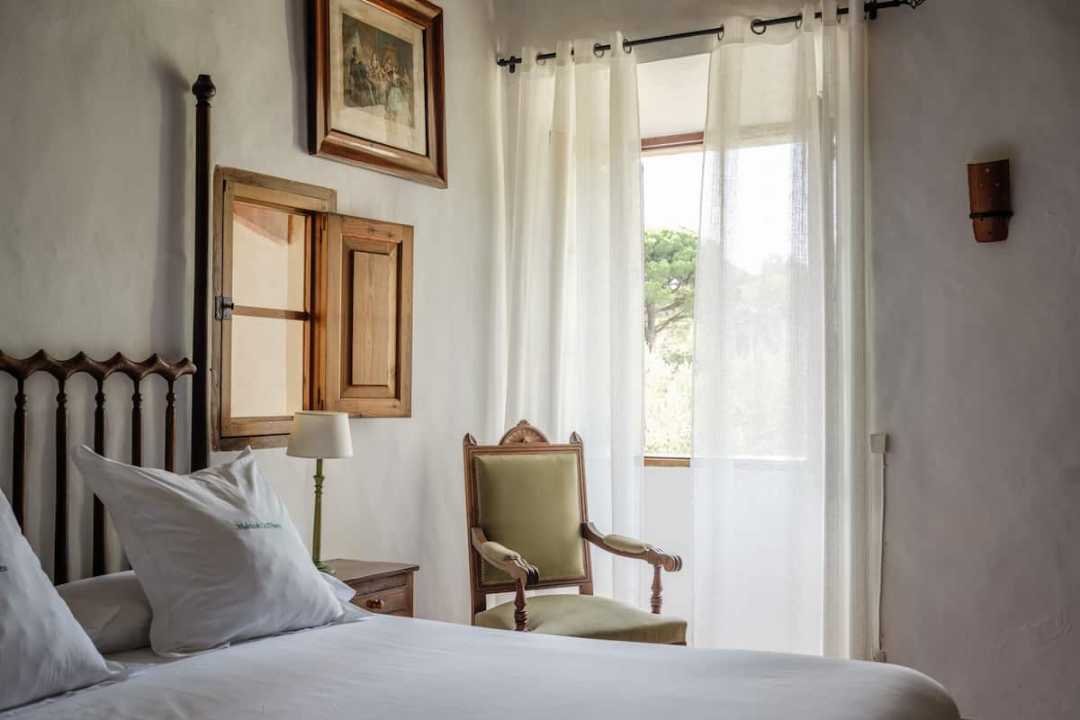 Double or Twin Room | 1 bedroom, in-room safe, desk, iron/ironing board