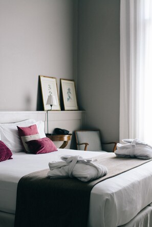 Habitación doble, terraza, vistas al jardín (Mallorca) | Ropa de cama de alta calidad, caja fuerte, decoración individual
