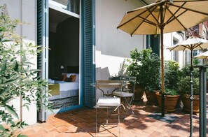 Dobbeltrom, terrasse, hageutsikt (Mallorca) | Sengetøy av topp kvalitet, safe på rommet og individuelt dekorert