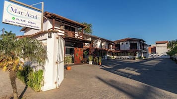 Fachada da propriedade