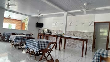 Free daily buffet breakfast