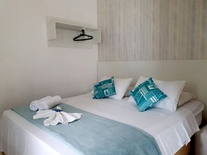 Habitación estándar con 1 cama doble o 2 individuales | 1 dormitorio, minibar, wifi gratis y ropa de cama