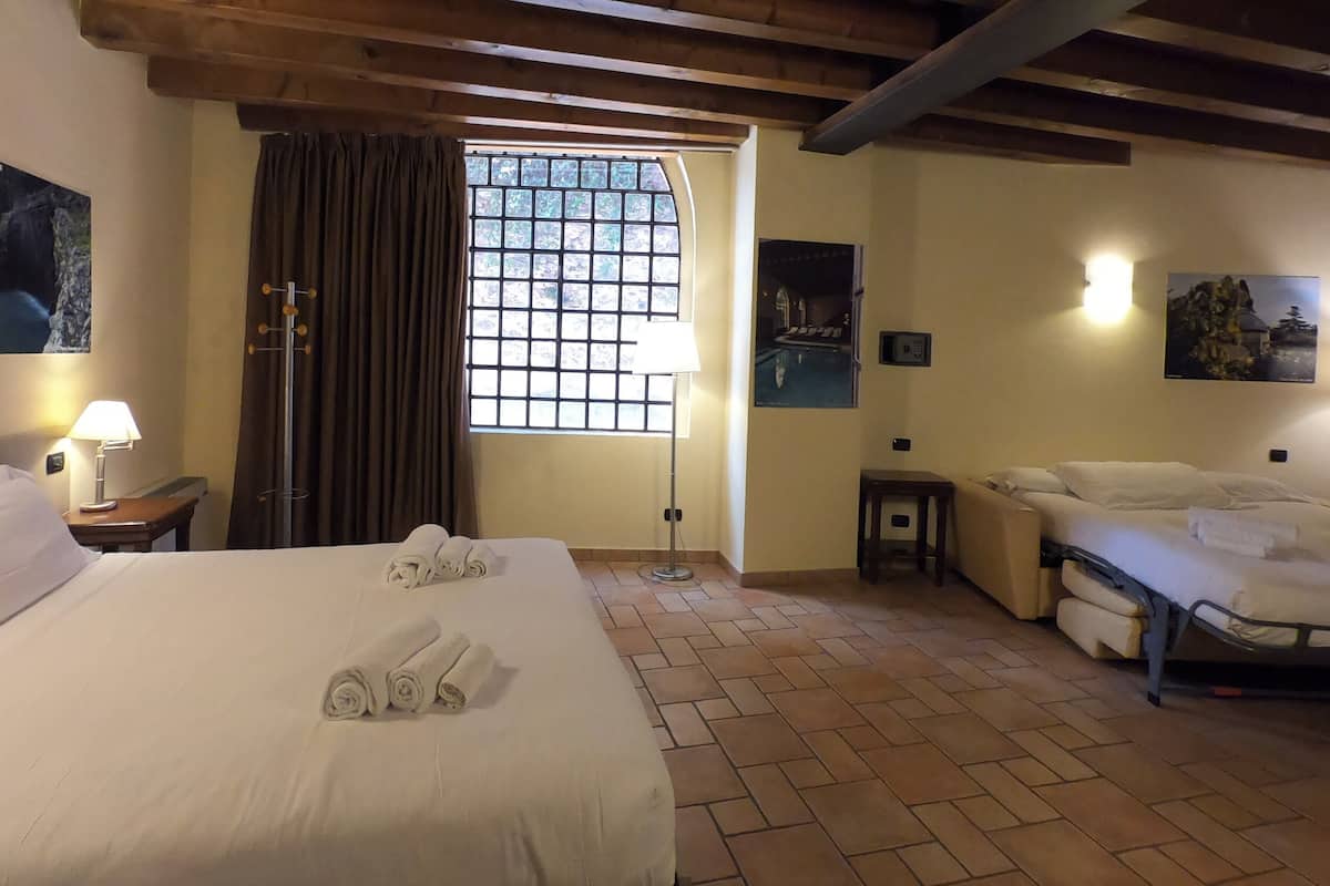 standard studio, jetted tub (con parco termale - 4 pax) | 1 bedroom, premium bedding, in-room safe, desk