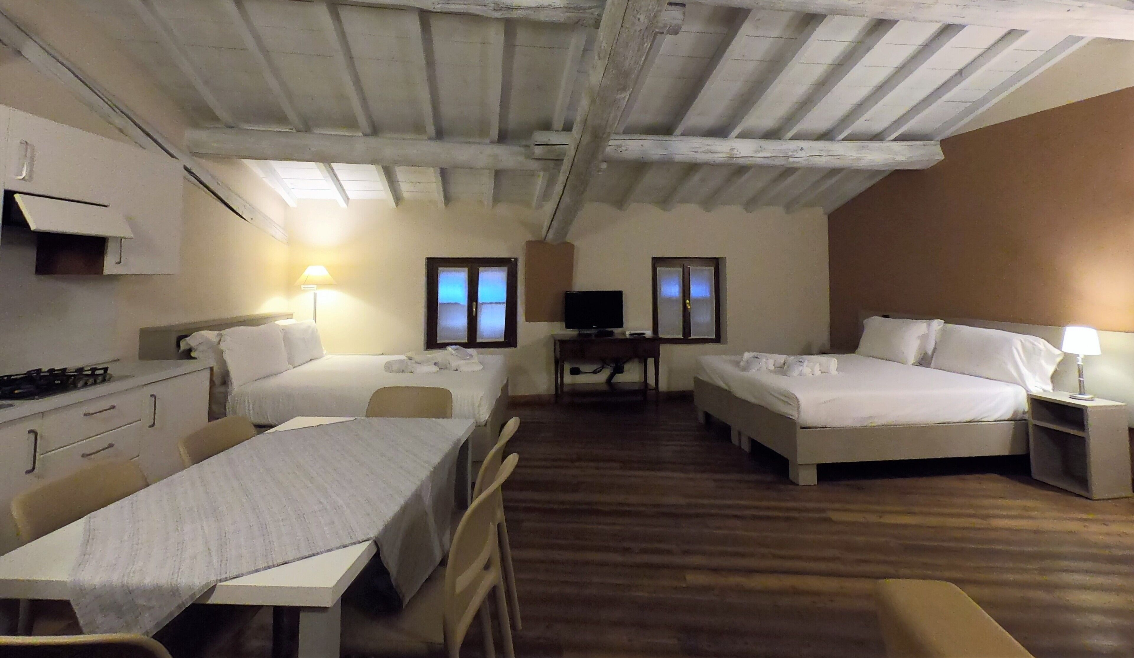 standard studio, jetted tub (con parco termale - 4 pax) | 1 bedroom, premium bedding, in-room safe, desk