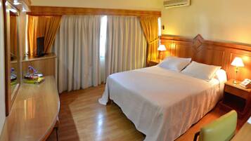 In-room safe, free WiFi, bed sheets