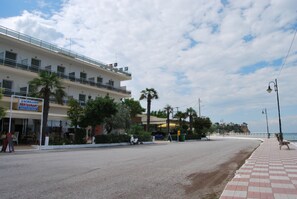 Front of property - Hotel Achillion (Pydna-Kolindros)
