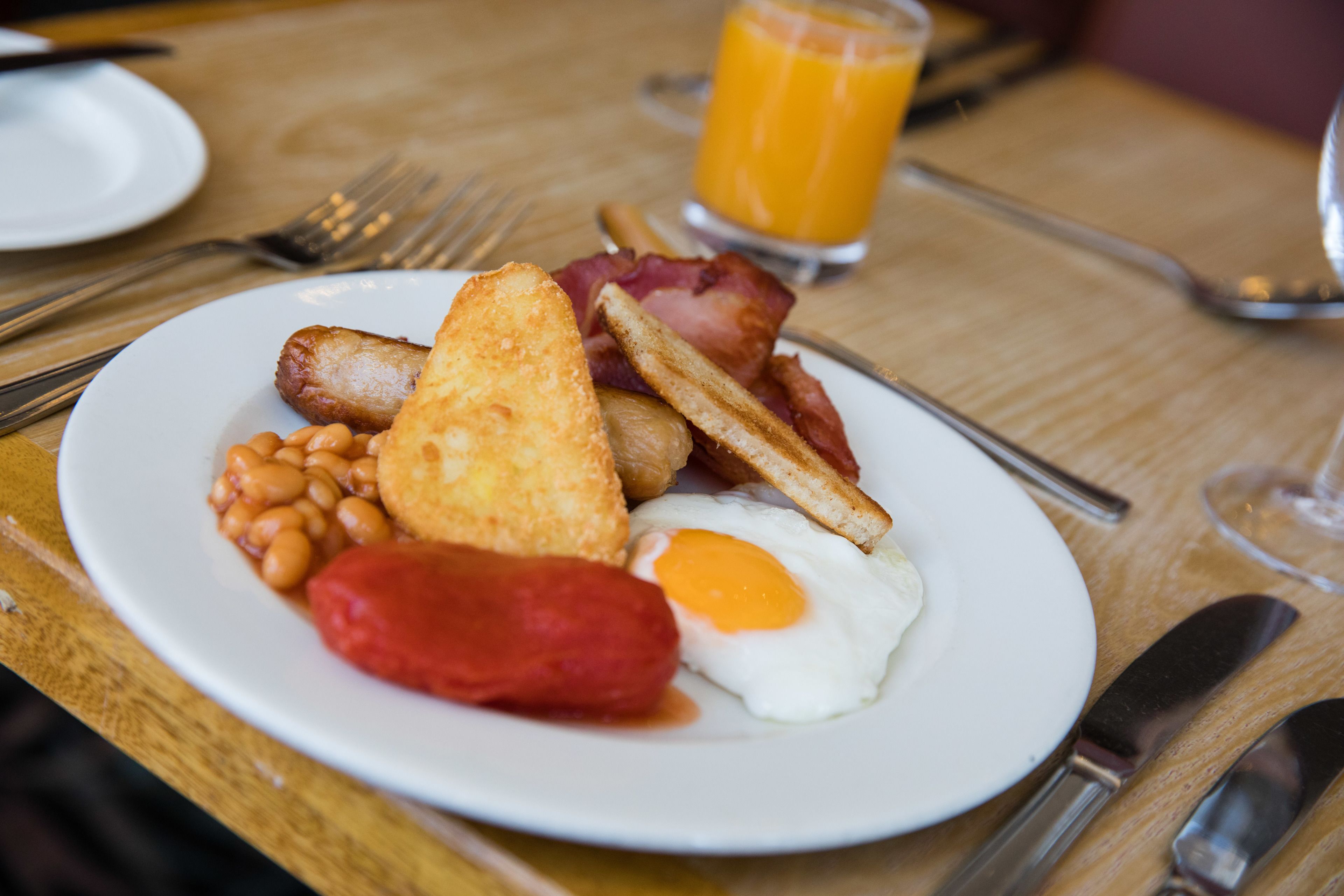 free buffet breakfast