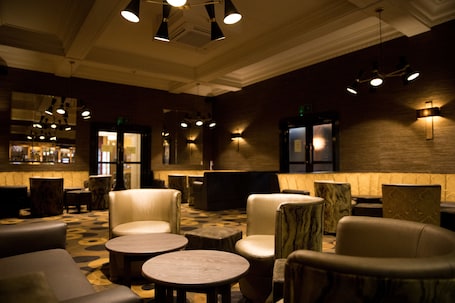 2 bars/lounges, sports bar