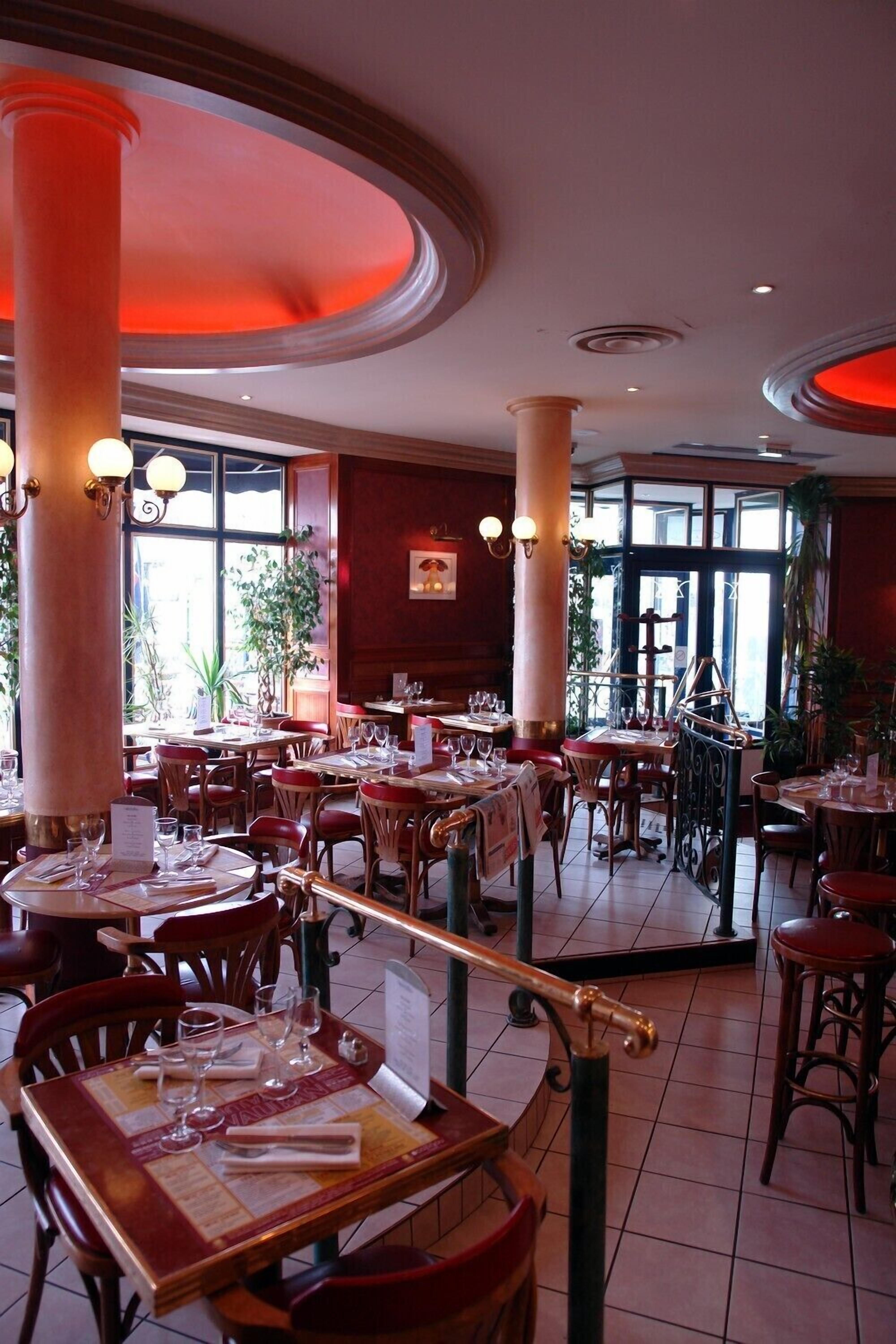 Se sirven desayunos, comidas, cenas y cocina francesa 