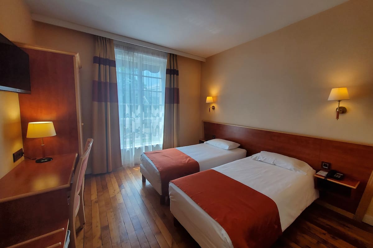 classic twin room, 2 single beds | room amenity