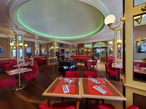 Frühstück, Mittagessen, Abendessen, französische Küche 