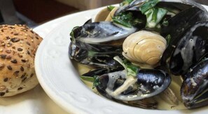 Food and drink - The Original Rosslyn Hotel (Roslin)