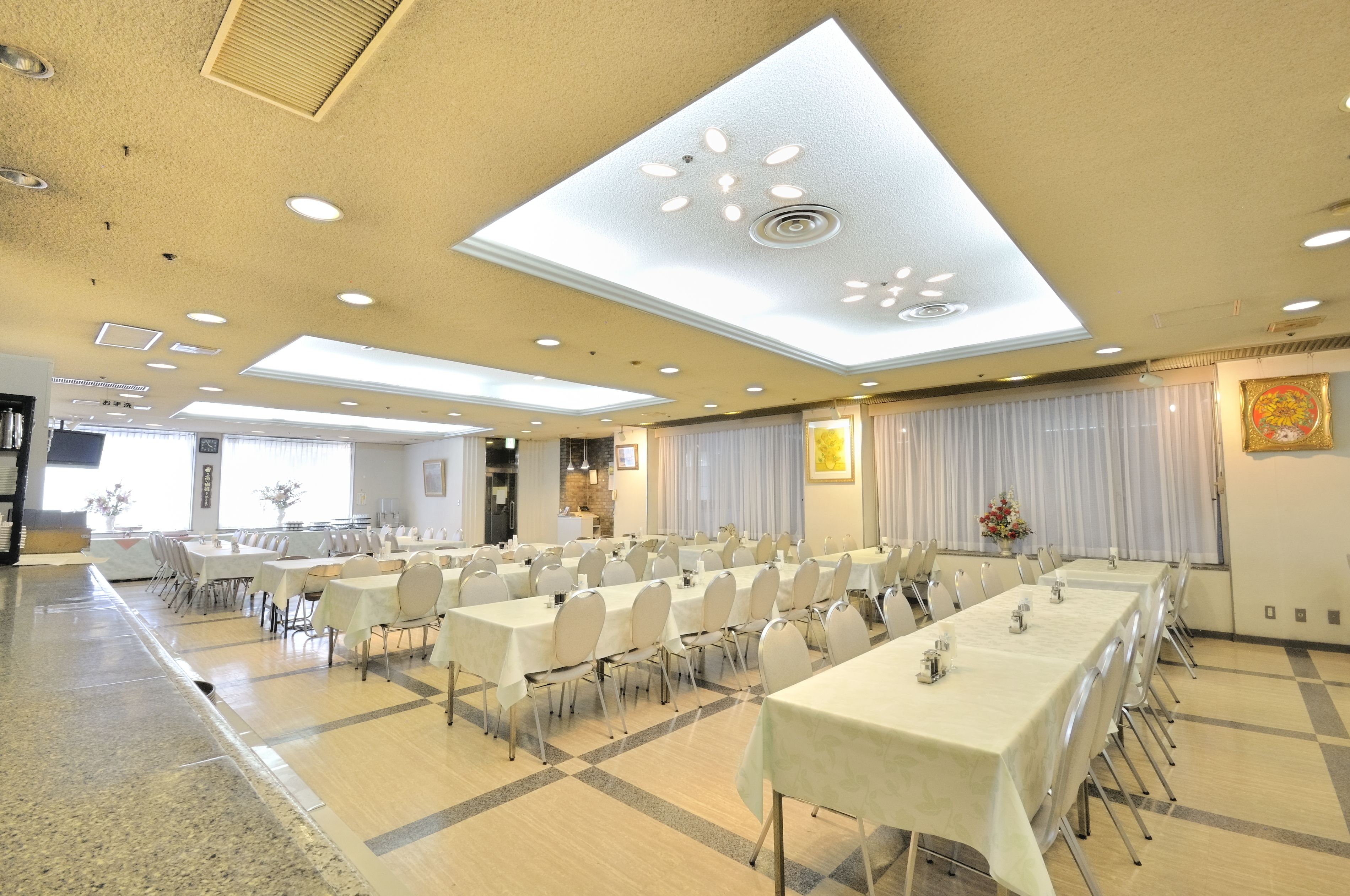 Frühstück und Mittagessen