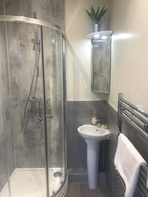 Double Room, Ensuite ((Ground Floor)) | Bathroom