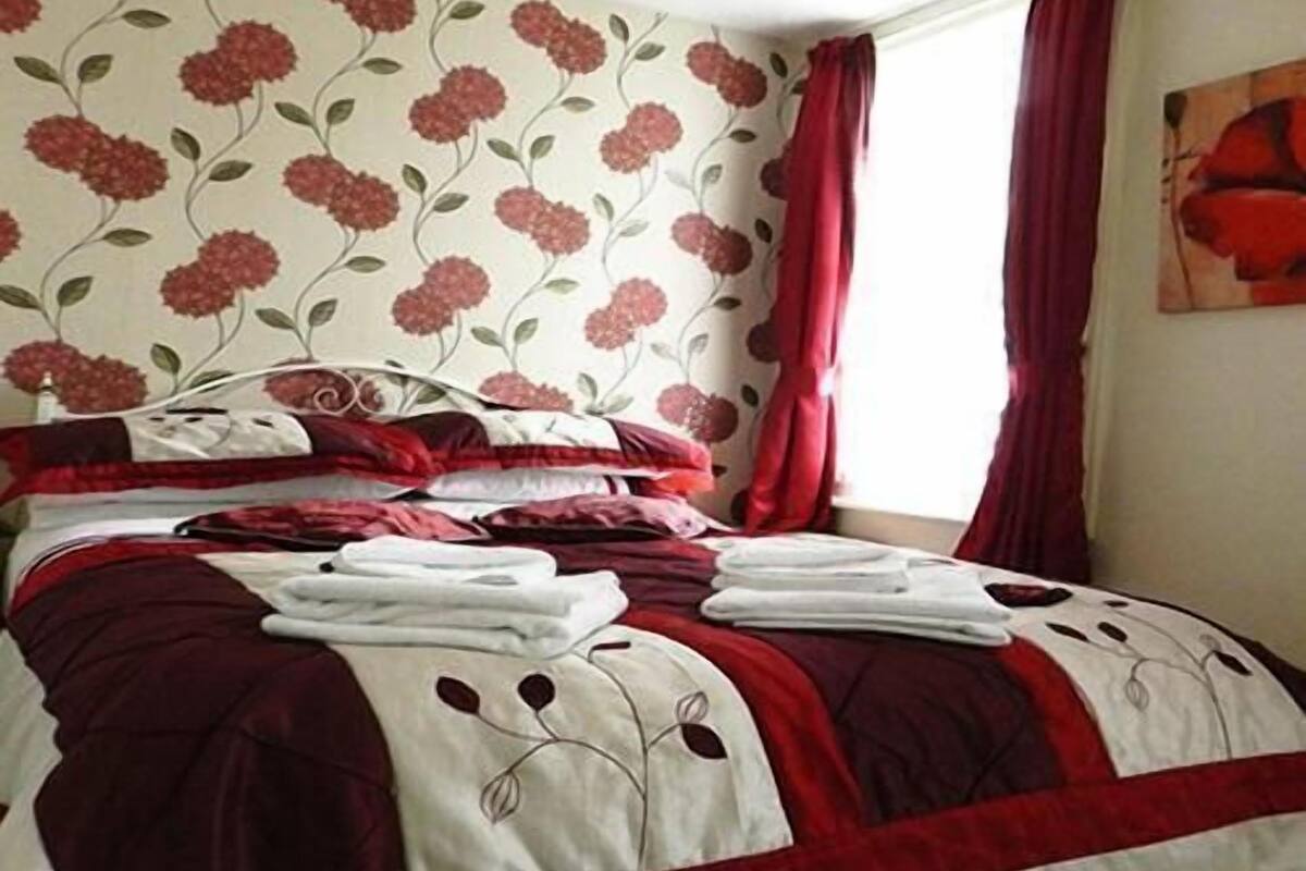 Chambre Double, salle de bains attenante