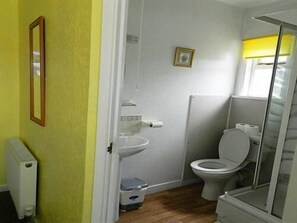 Chambre Familiale, salle de bains attenante | Salle de bain